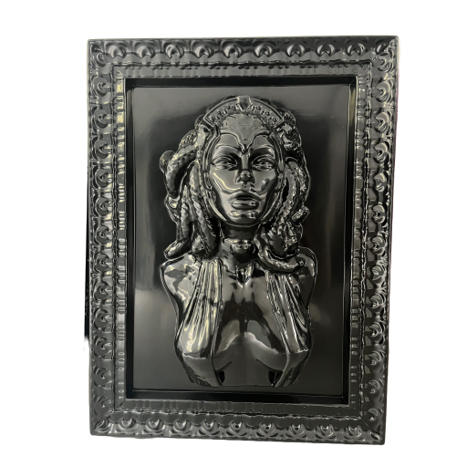 Total Black Medusa
